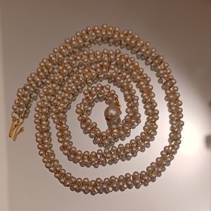 Pearly bead costume necklace